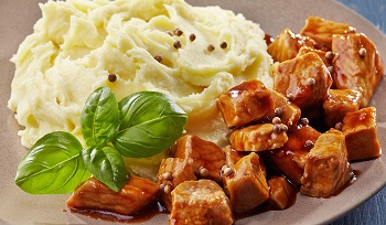 Поджарка из свинины с картофельным пюре