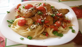 Паста с куриными крылышками